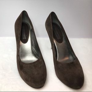 Banana Republic - Brown Suede Leather Pumps